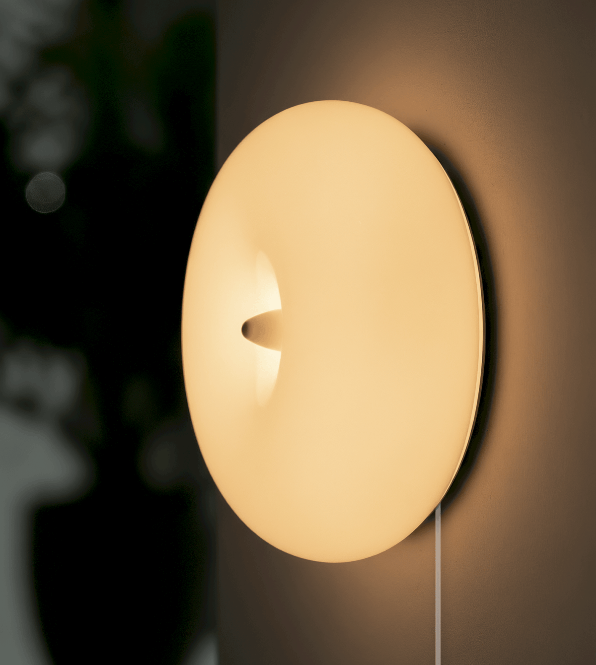Cirelle | LED Glass Wall Light with Touch Dimmer