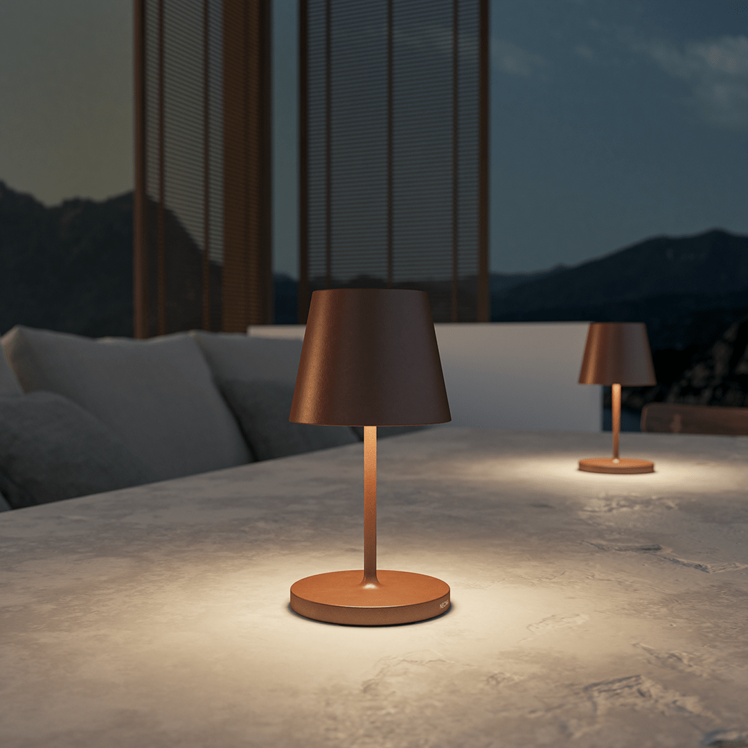 Fiorin | Rechargeable LED Table Lamp