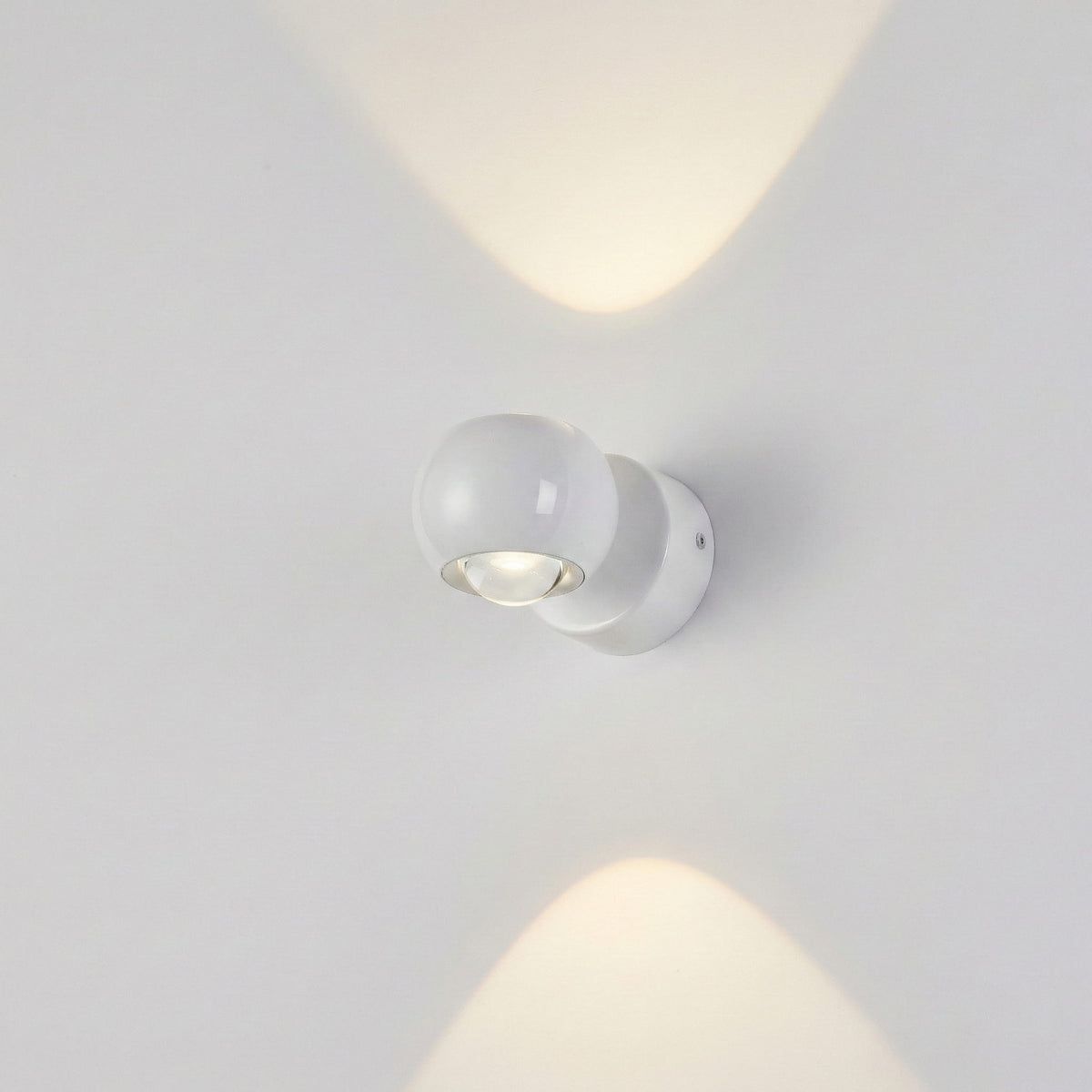 Kerrigan | LED Wall Light with Up-and-Down Beam