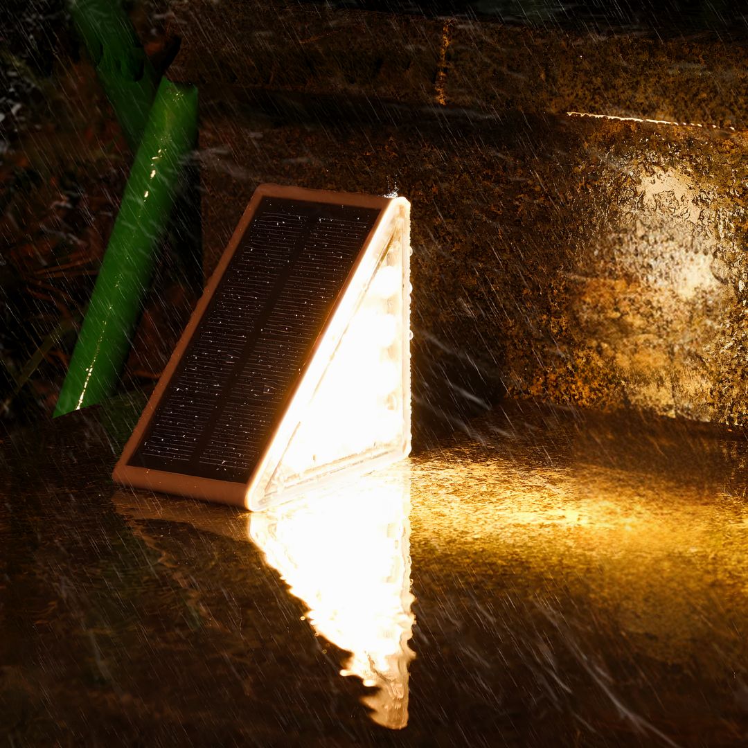 Veronia | Solar-Powered Outdoor Step Lights