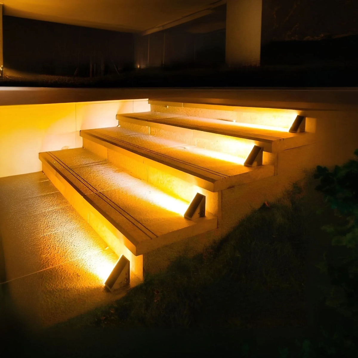 Veronia | Solar-Powered Outdoor Step Lights