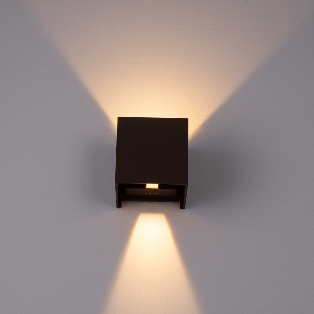 Brymar | LED Wall Light with Adjustable Beam