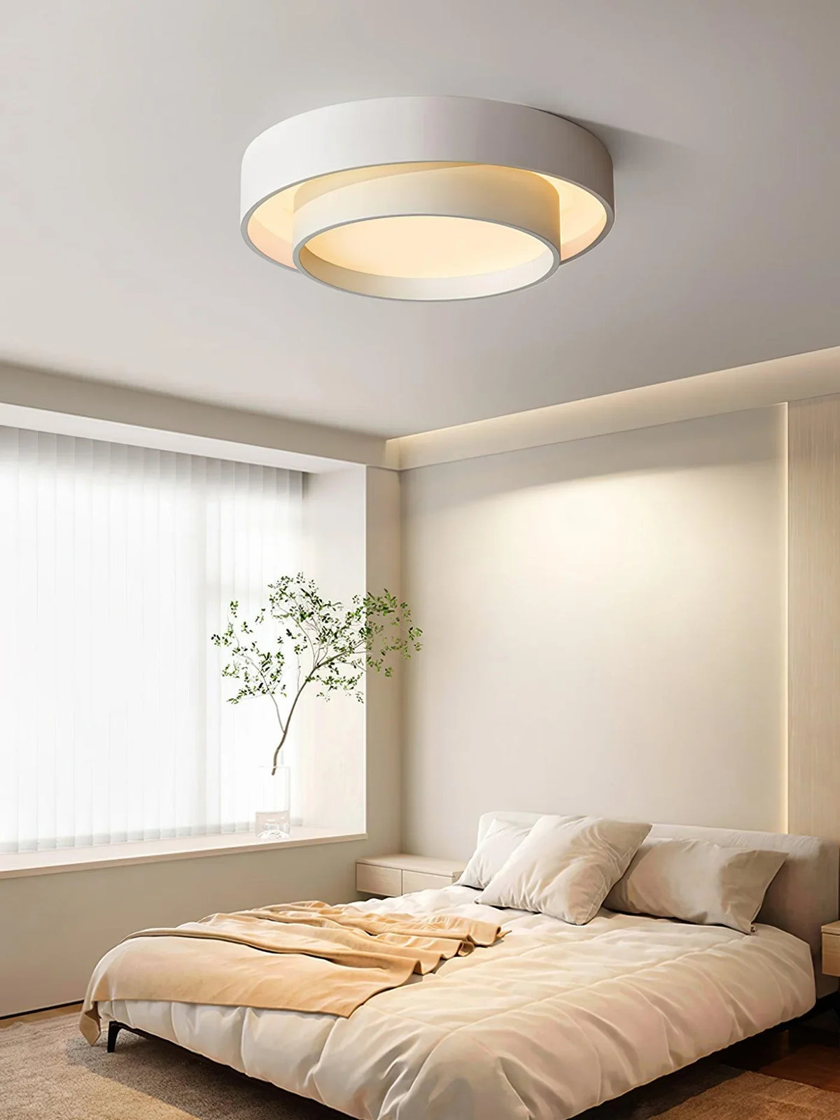 Halo | Modern LED Ceiling Light with Overlapping Ring Frame