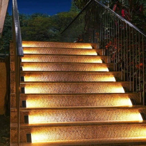 Veronia | Solar-Powered Outdoor Step Lights