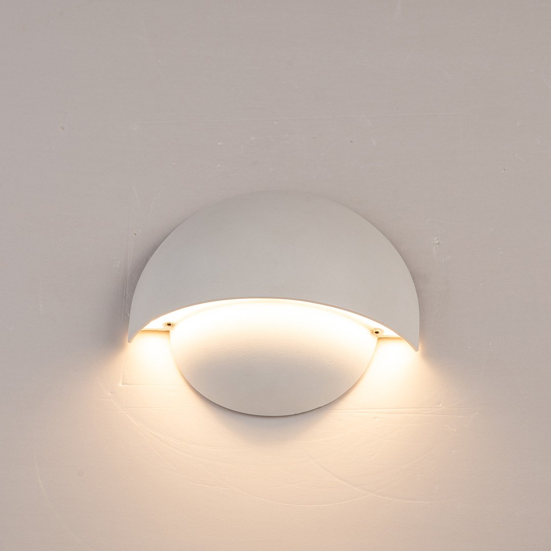Pace | LED Wall Light with Dual Power Options